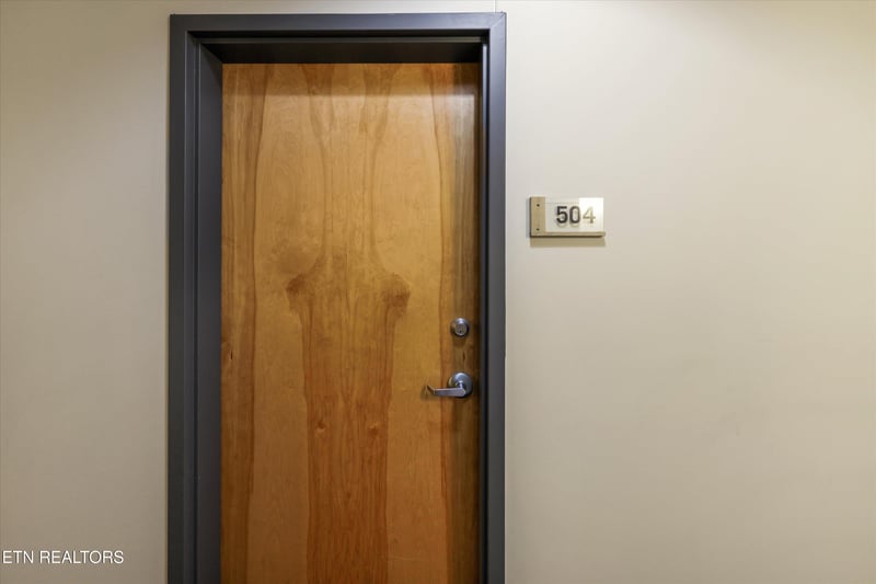 200 W Jackson Ave #504, Knoxville, TN 37902