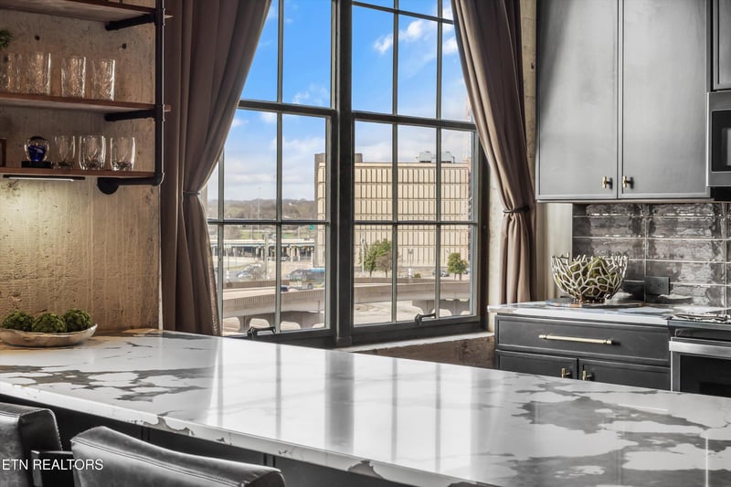 200 W Jackson Ave #607, Knoxville, TN 37902