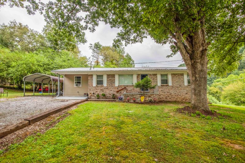 200 White Oak Ln, Heiskell, TN 37754