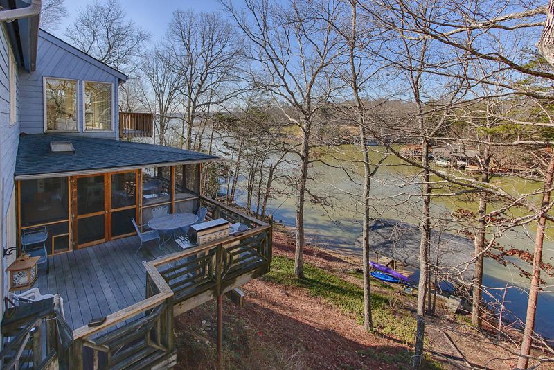 2000 Duck Cove Dr, Knoxville, TN 37922