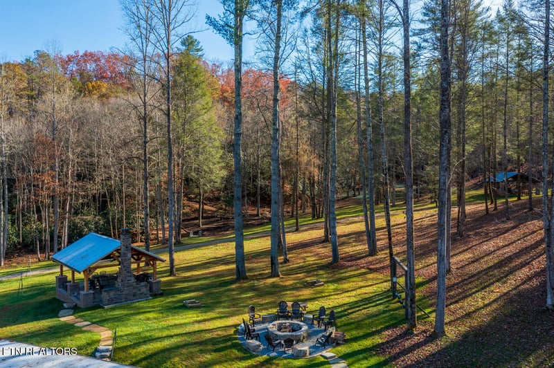 2000 E Millers Cove Rd, Walland, TN 37886