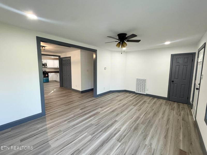 2000 N Park Blvd, Knoxville, TN 37917