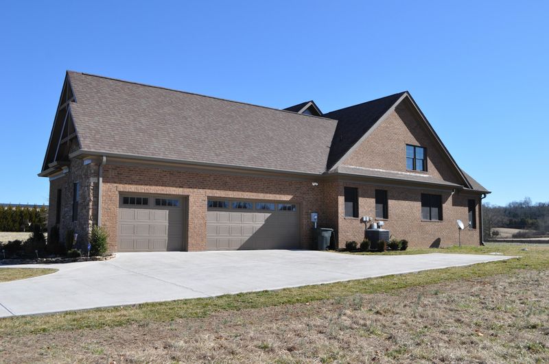 2000 Serene Cove Way, Knoxville, TN 37920