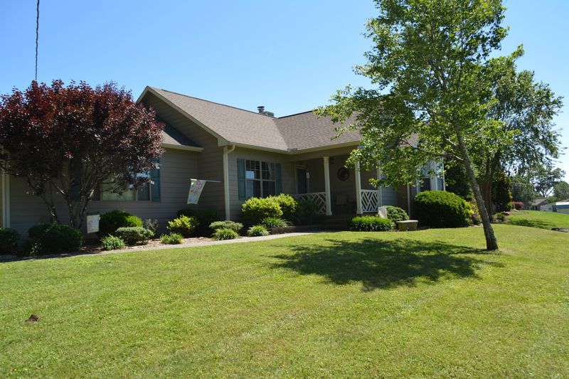 2000 Switch Yard Ln, Knoxville, TN 37920