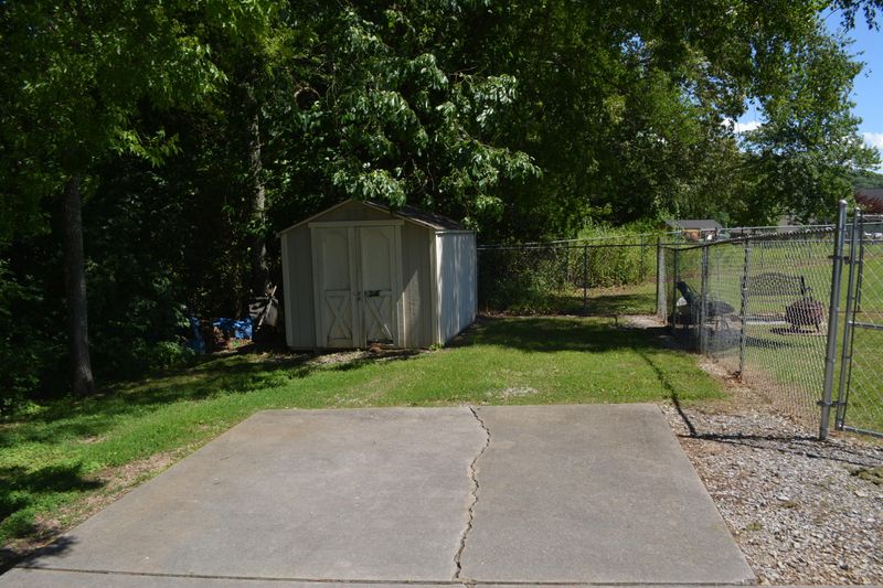 2000 Switch Yard Ln, Knoxville, TN 37920