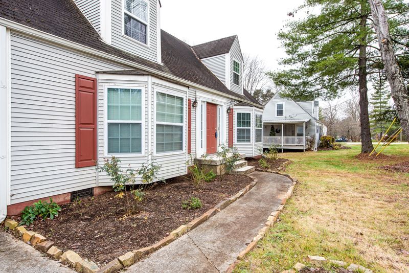 2000 Woodrow Dr, Knoxville, TN 37918