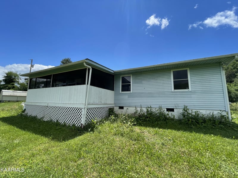 2001 Airport Road Rd, Oakdale, TN 37829