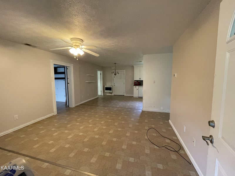 2001 Airport Road Rd, Oakdale, TN 37829