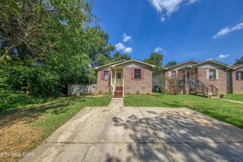 2001 Countryhill Ln, Knoxville, TN 37923
