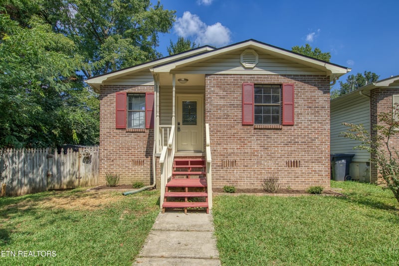 2001 Countryhill Ln, Knoxville, TN 37923