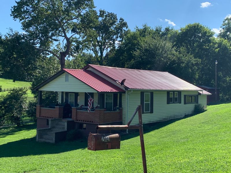 2001 Hall St, Lenoir City, TN 37772
