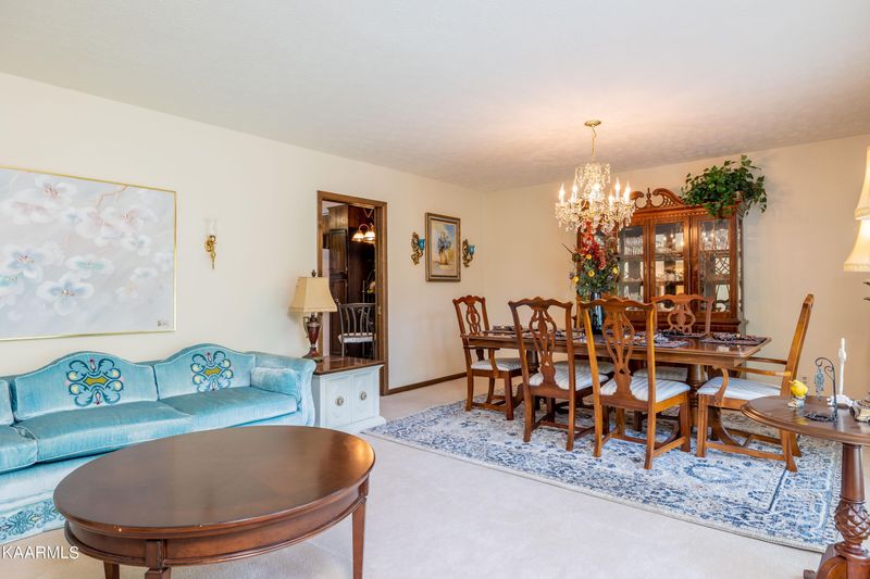 2001 Harris Rd, Knoxville, TN 37924
