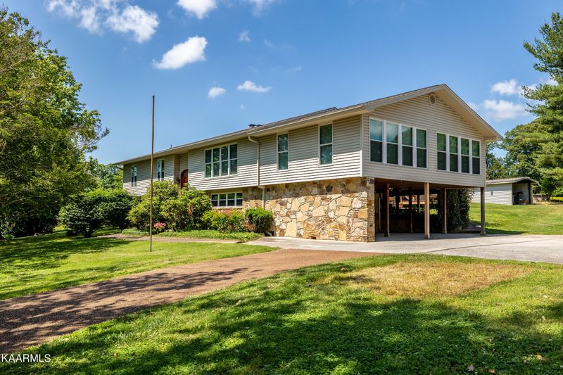 2001 Harris Rd, Knoxville, TN 37924