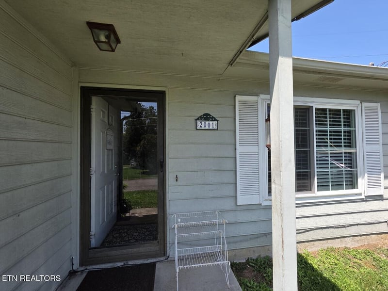 2001 Hyde Park Ln, Knoxville, TN 37921