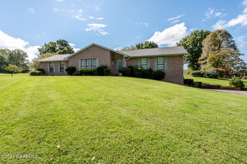 2001 Priscilla Dr, Maryville, TN 37803