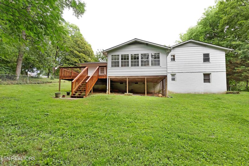 2001 Walnut Hills Dr, Knoxville, TN 37920