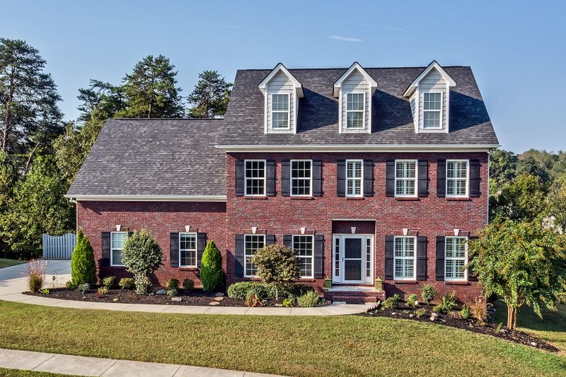 2001 Willow View Ln, Knoxville, TN 37922