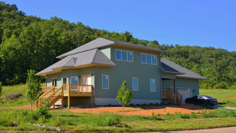 2003 Bill Hicks Dr, Seymour, TN 37865