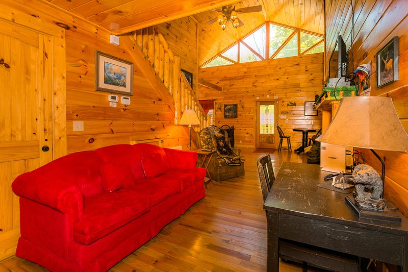 2003 Green Pine Ln, Sevierville, TN 37862