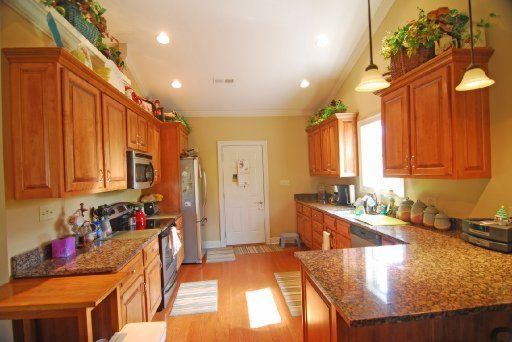 2003 Infinity Ln, Sevierville, TN 37876