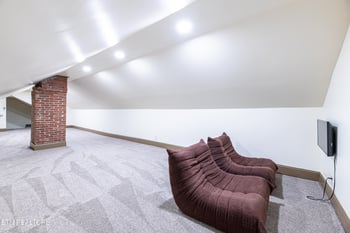 2003 Old Niles Ferry Rd, Maryville, TN 37803