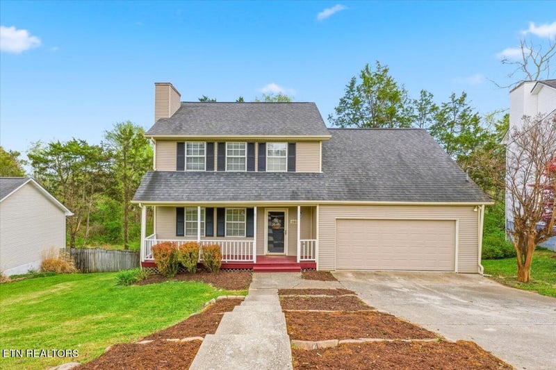 2004 Knoll Tree Dr, Knoxville, TN 37932