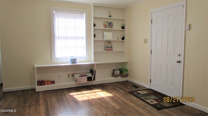 2004 Seminole Ave, Knoxville, TN 37915