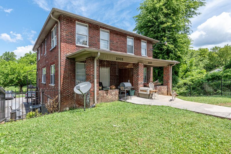 2005 E 5th Ave, Knoxville, TN 37917