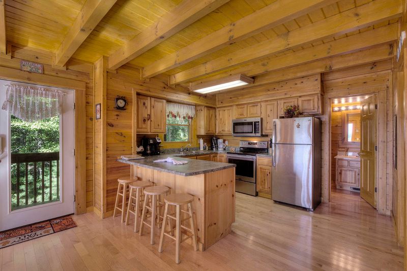 2005 Mccarter Dr, Sevierville, TN 37862