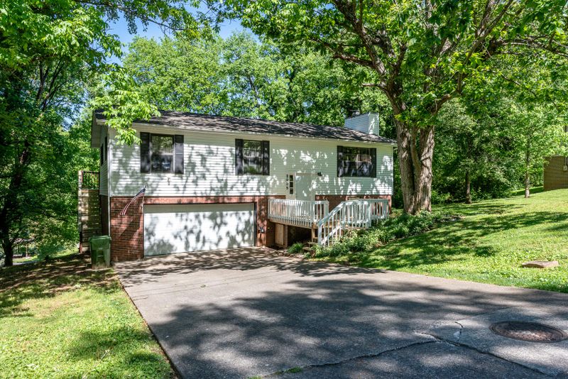 2005 Wayne Cir, Maryville, TN 37804