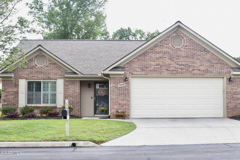 2006 Cochran Pl, Maryville, TN 37803