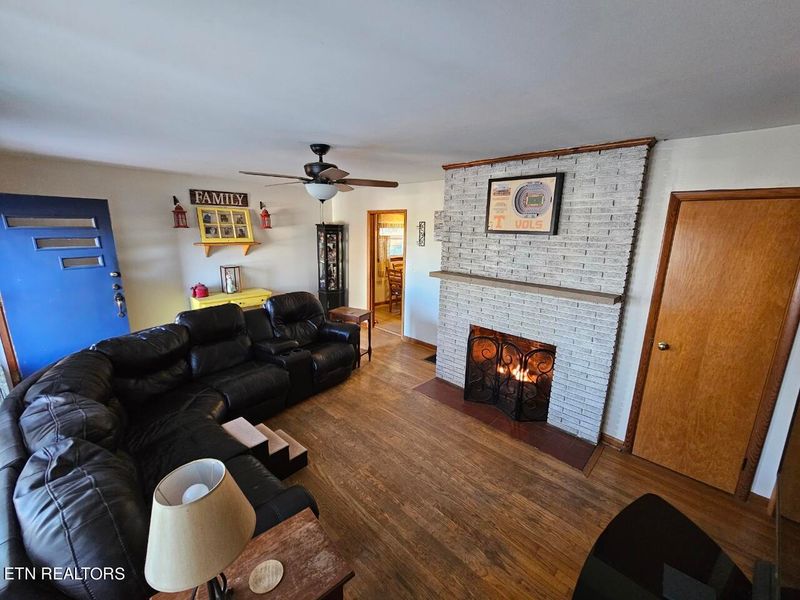 2006 Cureton Ave, Maryville, TN 37804