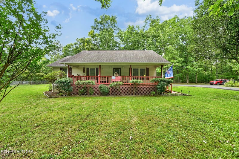2006 Keno Dr, Crossville, TN 38572
