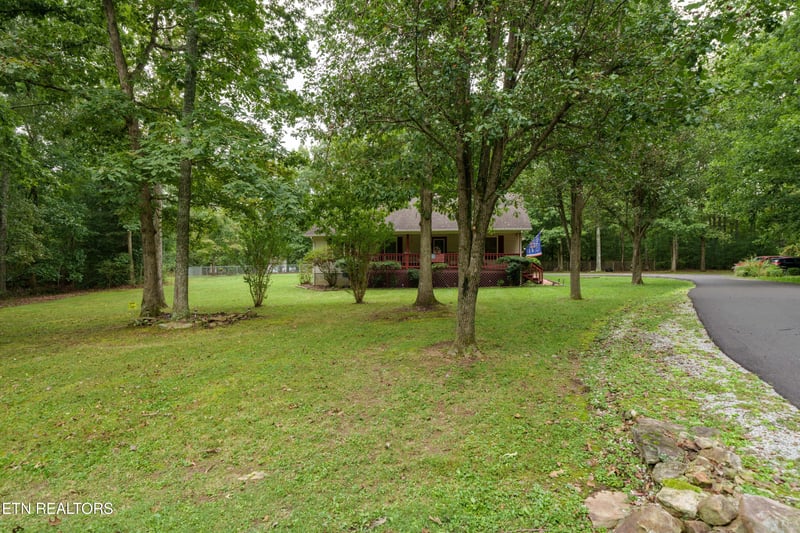 2006 Keno Dr, Crossville, TN 38572
