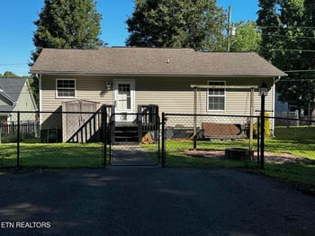 2006 Mccroskey Ave, Knoxville, TN 37917