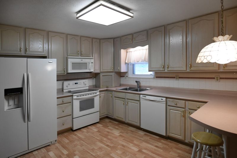 2006 Schaeffer Rd, Knoxville, TN 37932