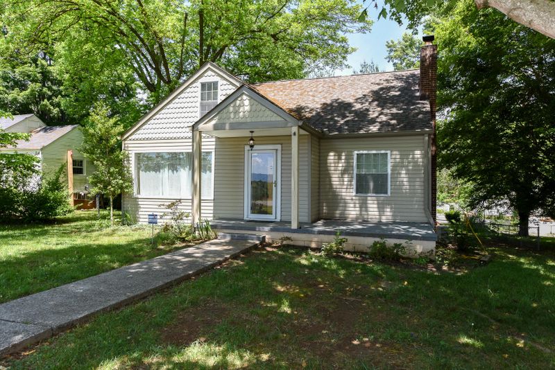 2007 Crest Rd, Maryville, TN 37804