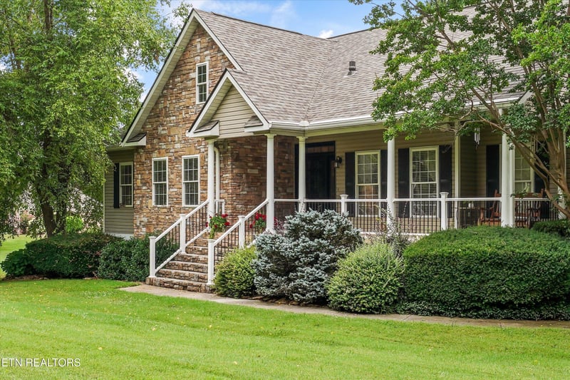2007 Eastwood Dr, Maryville, TN 37803