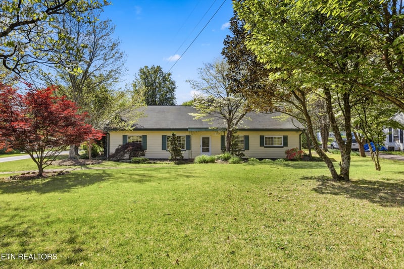 2008 Cedar Ln, Knoxville, TN 37918