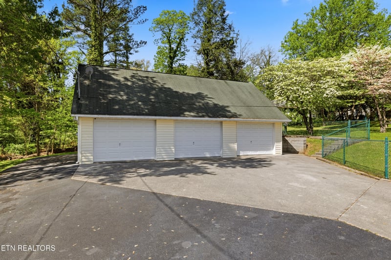 2008 Cedar Ln, Knoxville, TN 37918