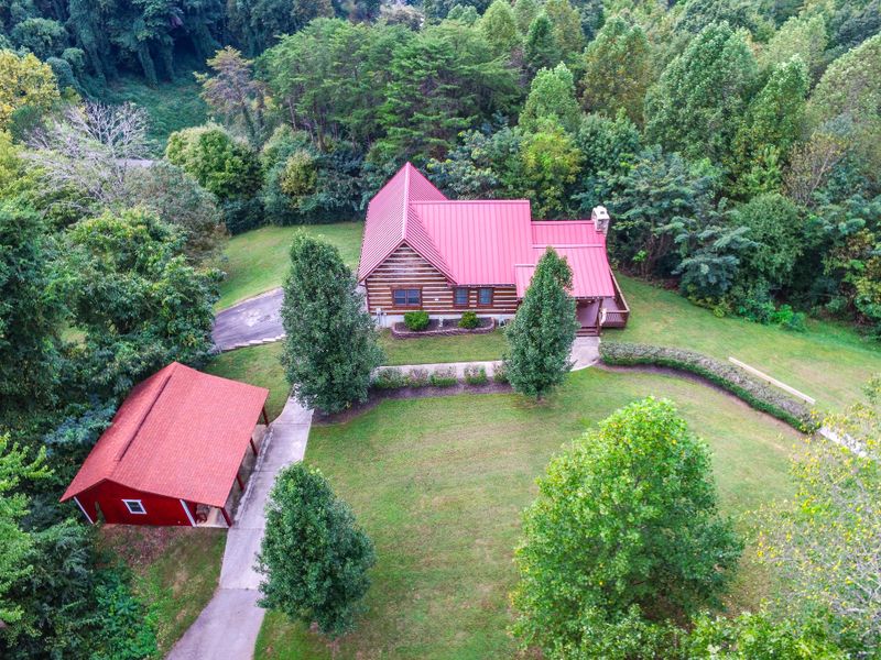 2008 Thompson Rd, Knoxville, TN 37932