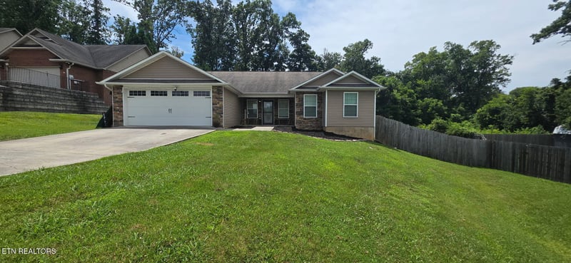 2009 Infinity Ln, Sevierville, TN 37876