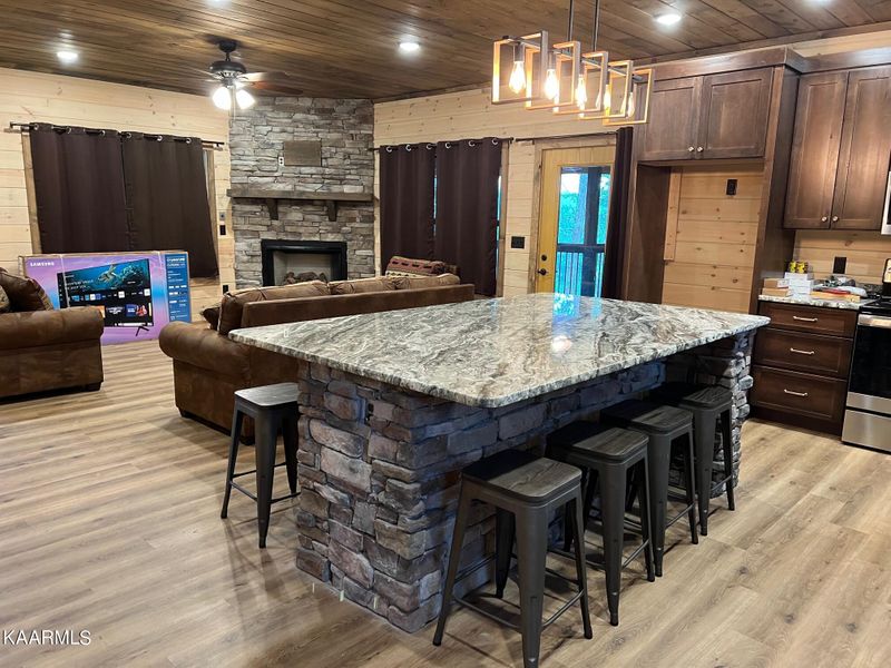 2009 Oakmont Dr, Sevierville, TN 37876