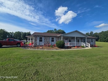 2009 Old Highway 27, Robbins, TN 37852