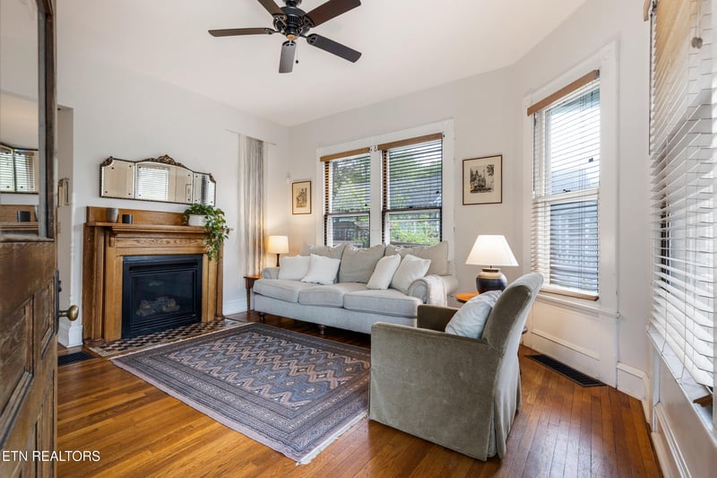 2009 Washington Ave, Knoxville, TN 37917