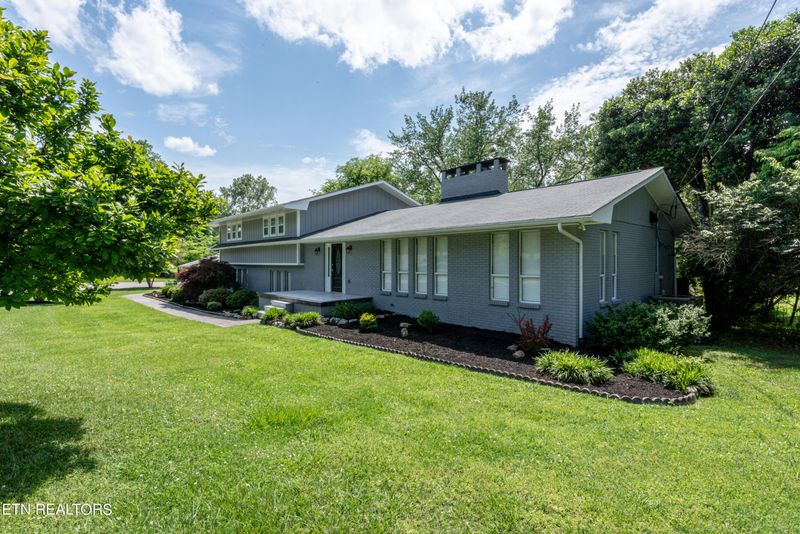 201 Candora Rd, Maryville, TN 37804