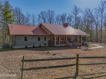 201 Cassell Rd, Oliver Springs, TN 37840