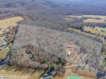 201 Cassell Rd, Oliver Springs, TN 37840