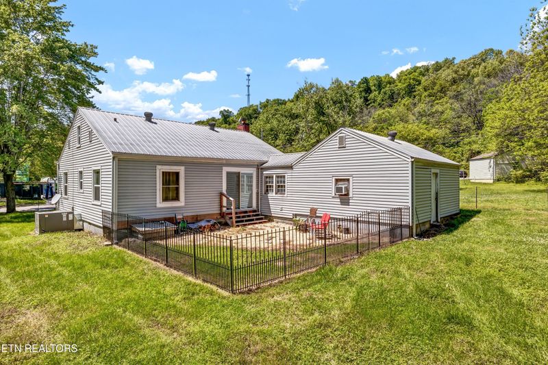 201 Caton Ave, Sevierville, TN 37862