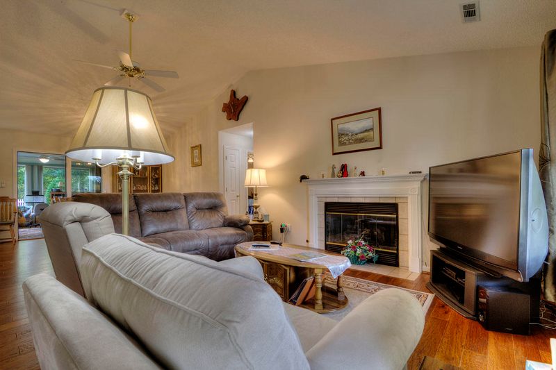 201 Cheestana Way, Loudon, TN 37774
